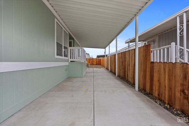 118 Cedarwood Lane, Bakersfield, CA 93308