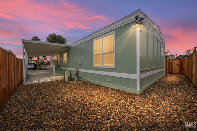 118 Cedarwood Lane, Bakersfield, CA 93308