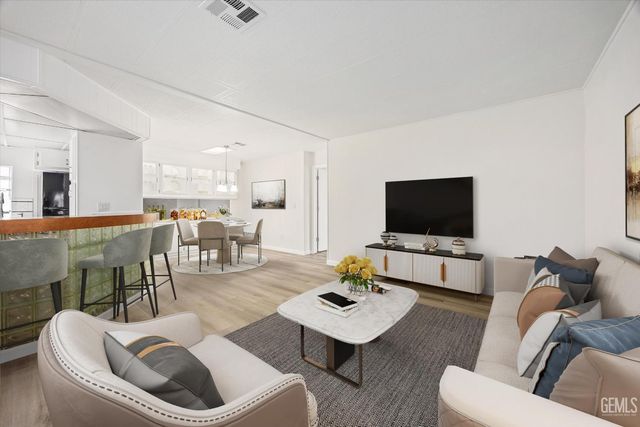 118 Cedarwood Lane, Bakersfield, CA 93308