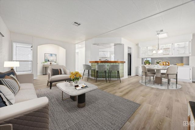 118 Cedarwood Lane, Bakersfield, CA 93308