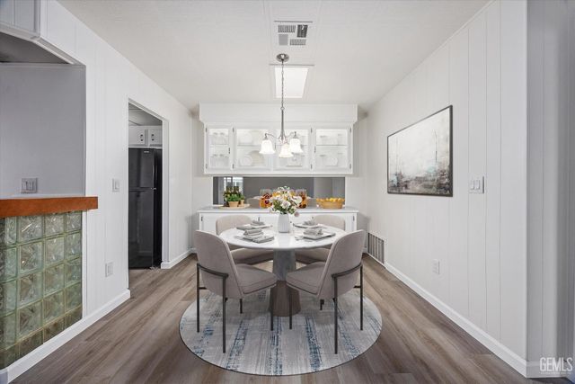 118 Cedarwood Lane, Bakersfield, CA 93308