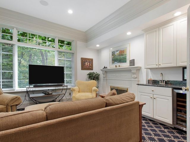 1850 N Mulford Road, Rockford, IL 61107