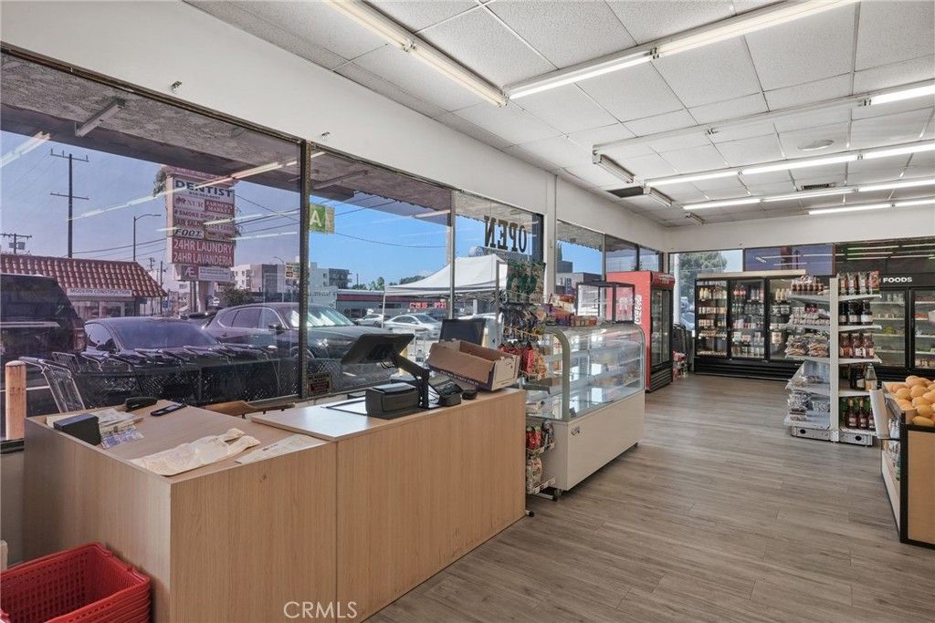 6744 Lankershim Boulevard, North Hollywood, CA 91606 — photo 4