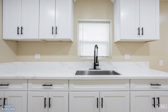 515 Woodrow Avenue, Bakersfield, CA 93308