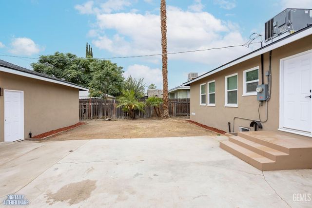 515 Woodrow Avenue, Bakersfield, CA 93308