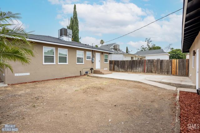 515 Woodrow Avenue, Bakersfield, CA 93308
