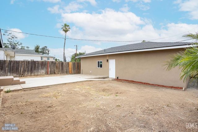 515 Woodrow Avenue, Bakersfield, CA 93308