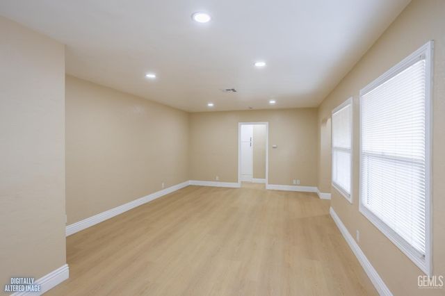 515 Woodrow Avenue, Bakersfield, CA 93308