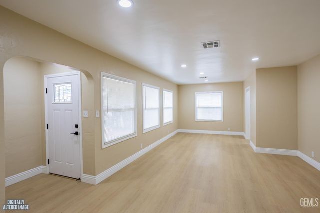 515 Woodrow Avenue, Bakersfield, CA 93308