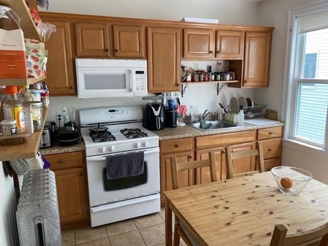 14 Magnus Ave 2, Somerville, MA 02143