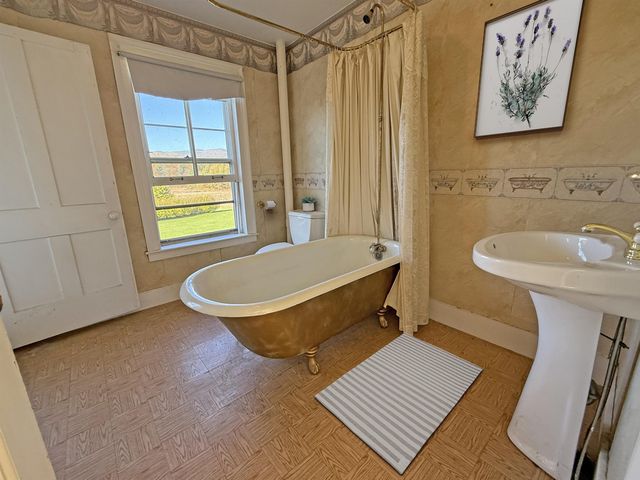 6614 Main Road, West Haven, VT 05743