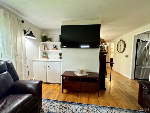 8521 Cazenovia Road, Pompey, NY 13104