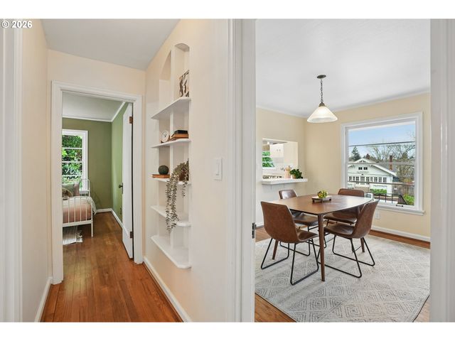 120 Ne BEYRL Ter, Portland, OR 97220