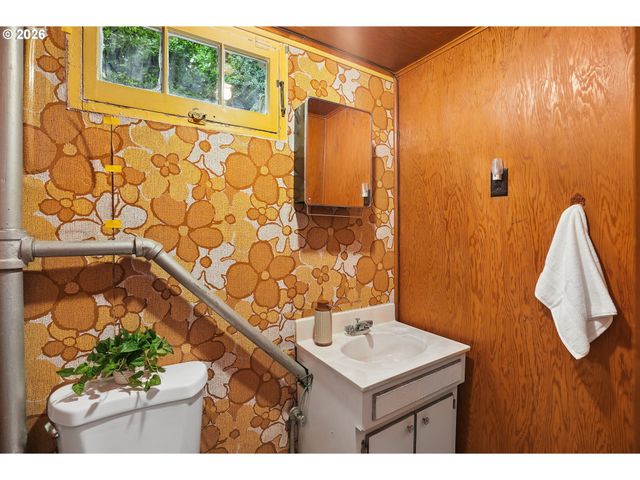 120 Ne BEYRL Ter, Portland, OR 97220