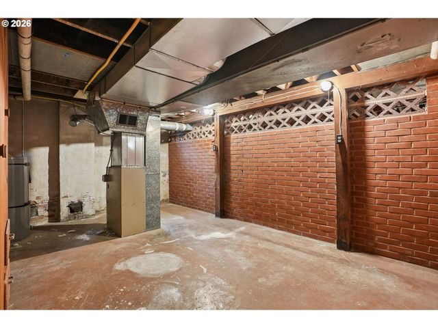 120 Ne BEYRL Ter, Portland, OR 97220