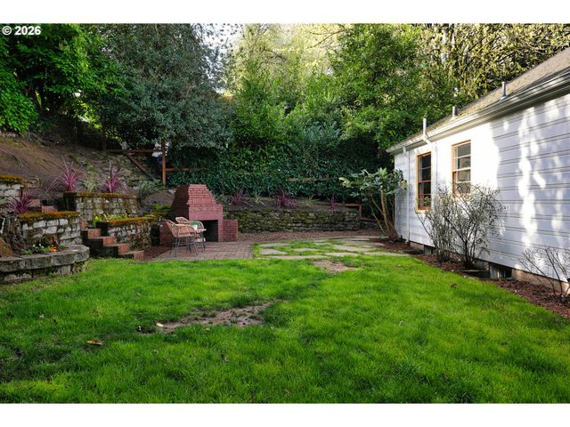 120 Ne BEYRL Ter, Portland, OR 97220