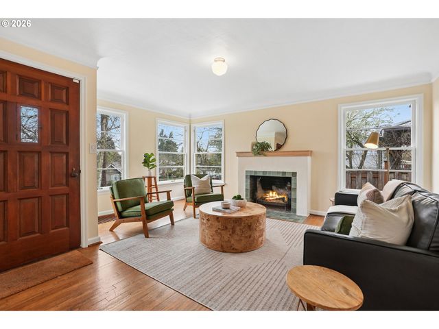 120 Ne BEYRL Ter, Portland, OR 97220