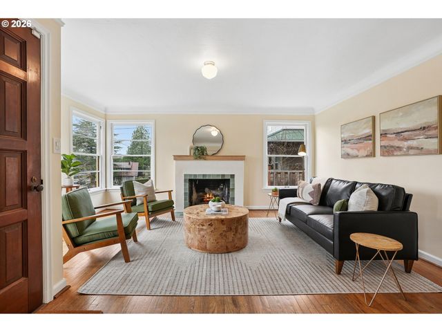 120 Ne BEYRL Ter, Portland, OR 97220