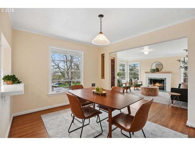 120 Ne BEYRL Ter, Portland, OR 97220