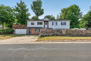 2610 S Shore Drive, Crystal Twp, MI 48818