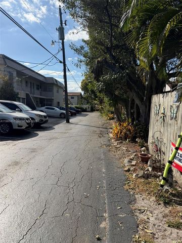 1568 NE 35th St, Oakland Park, FL 33334