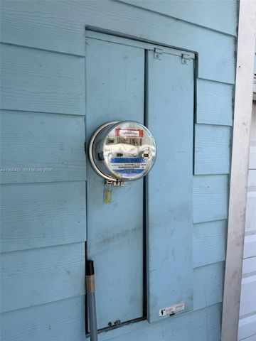 1568 NE 35th St, Oakland Park, FL 33334