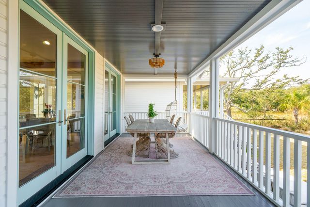 212 Live Oak Drive, Mount Pleasant, SC 29464