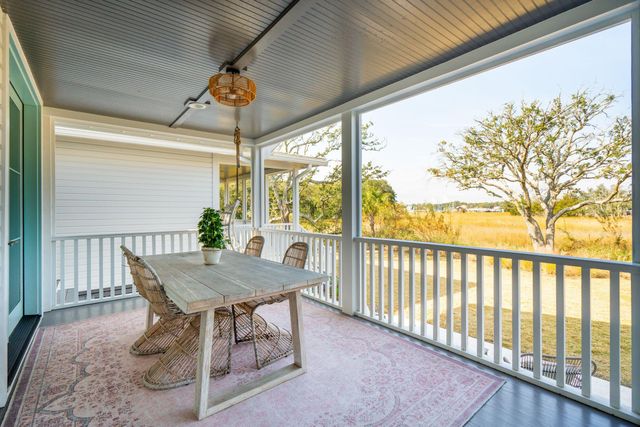 212 Live Oak Drive, Mount Pleasant, SC 29464