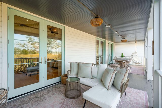 212 Live Oak Drive, Mount Pleasant, SC 29464