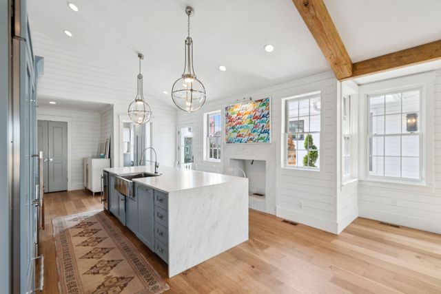 212 Live Oak Drive, Mount Pleasant, SC 29464