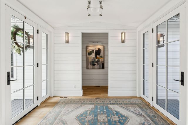 212 Live Oak Drive, Mount Pleasant, SC 29464