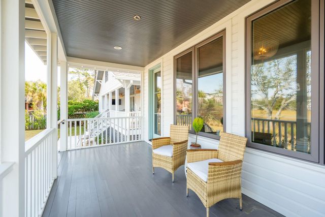 212 Live Oak Drive, Mount Pleasant, SC 29464