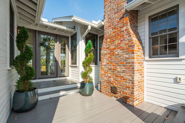 212 Live Oak Drive, Mount Pleasant, SC 29464