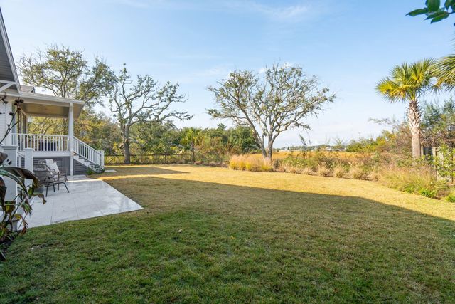 212 Live Oak Drive, Mount Pleasant, SC 29464
