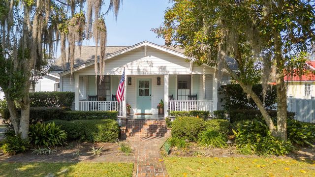 212 Live Oak Drive, Mount Pleasant, SC 29464