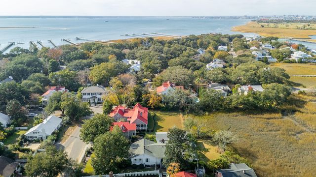 212 Live Oak Drive, Mount Pleasant, SC 29464