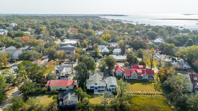 212 Live Oak Drive, Mount Pleasant, SC 29464