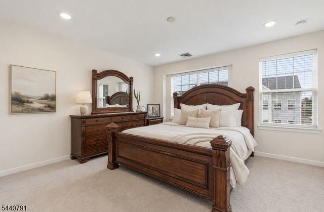 309 Saratoga Ct, Branchburg Twp., NJ 08876