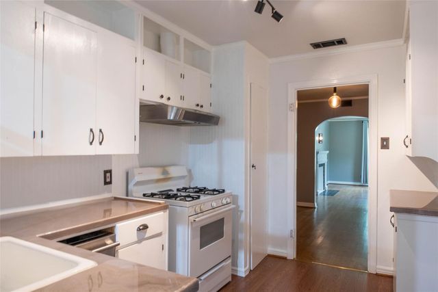 5946 Goodwin Avenue, Dallas, TX 75206