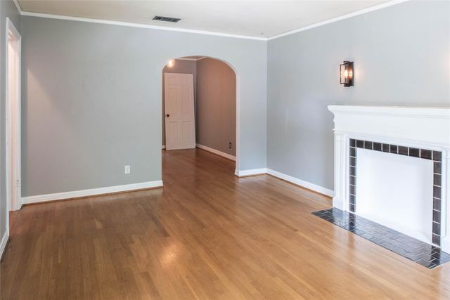 5946 Goodwin Avenue, Dallas, TX 75206