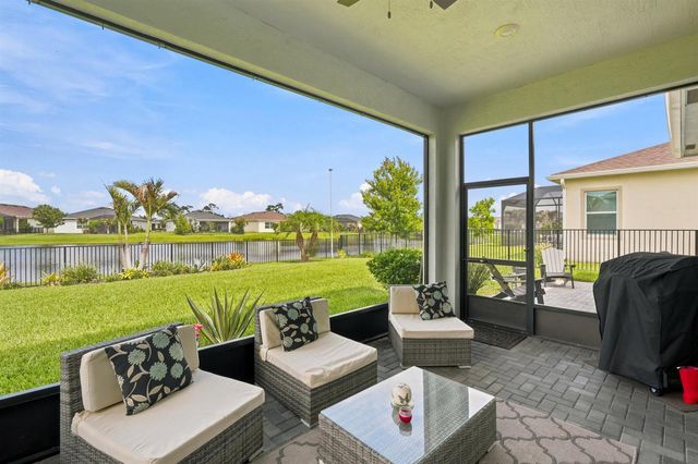 511 SE Mulberry Way, Port St. Lucie, FL 34984
