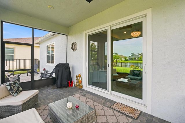 511 SE Mulberry Way, Port St. Lucie, FL 34984