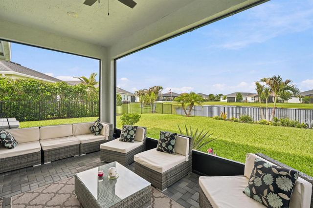 511 SE Mulberry Way, Port St. Lucie, FL 34984