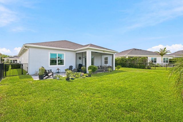 511 SE Mulberry Way, Port St. Lucie, FL 34984