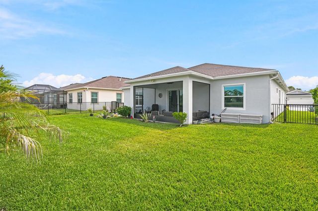 511 SE Mulberry Way, Port St. Lucie, FL 34984