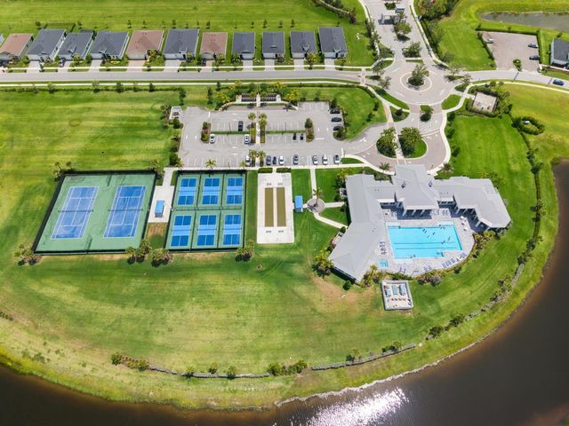 511 SE Mulberry Way, Port St. Lucie, FL 34984