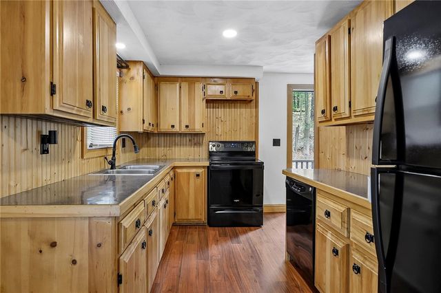 611 Lake Washington Drive, Glocester, RI 02814