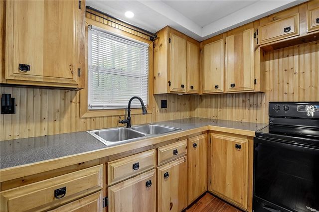 611 Lake Washington Drive, Glocester, RI 02814