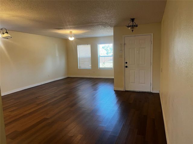 933 Medina Drive, Arlington, TX 76017