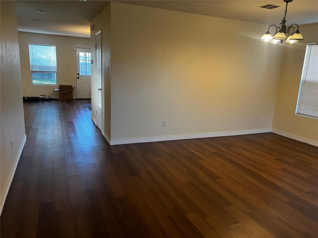 933 Medina Drive, Arlington, TX 76017